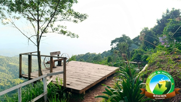 [Image: ¡Conéctate con la Naturaleza en Miramundo, Chalatenango! ¡Paga $50 en Lugar de $125 por Estadía de 1 Noche para 4 Personas + Parrillada para Compartir!m]