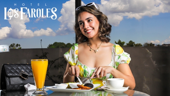 [Image: ¡Paga Q699 en Vez de Q1,100 por Estadía Romántica para 2 Personas que Incluye: Noche de Hospedaje en Hotel Los Faroles en Cobán + Decoración Romántica con Pétalos de Rosa + Vino + 2 Desayunos!m]