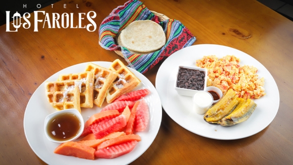 [Image: ¡Paga Q699 en Vez de Q1,100 por Estadía Romántica para 2 Personas que Incluye: Noche de Hospedaje en Hotel Los Faroles en Cobán + Decoración Romántica con Pétalos de Rosa + Vino + 2 Desayunos!m]