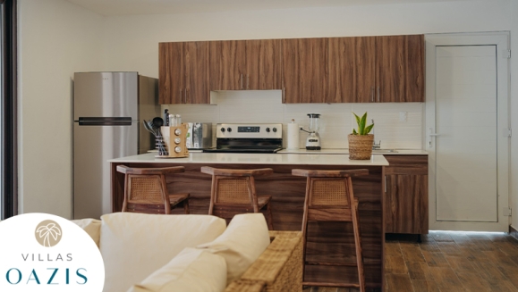 [Image: ¡Paga Q3,999 en Lugar de Q6,640 por Estadía de Fin de Semana (2 Noches) Hasta Para 10 Personas en Villa de Lujo Equipada en Monterrico: Habitaciones con A/C, Cocina Completa, Comedor, Sala, Jacuzzi Privado, Piscinas, Áreas Para el Descanso y Más!m]