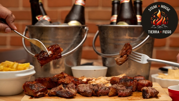 [Image: ¡After Office! ¡Paga Q299 en Vez de Q500 por Parrillada Mixta de 2 Lb que Incluye: Puyazo o Lomito + Costilla de Cerdo BBQ + Filete de Pollo + Chorizo Argentino + Chimichurri + Chirmol + 2 Acompañamientos a Elección + 1 Cubetazo de 6 Cervezas Gallo!m]