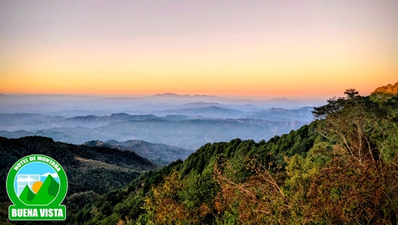 [Image: ¡Conéctate con la Naturaleza en Miramundo, Chalatenango! ¡Paga $42 en Lugar de $80 por Estadía de 1 Noche para 4 Personas + Almuerzos: 4 Hamburguesas con Papas Fritas y 4 Bebidas!m]