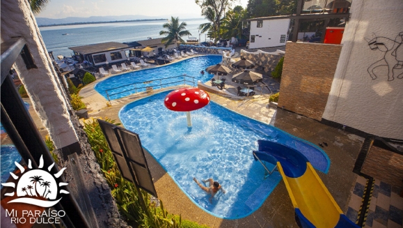 [Image: ¡Paga Q1,500 en Lugar de Q2,500 por Estadía de 3 Días y 2 Noches Para 2 Personas en Río Dulce: Habitación Suite Junior con A/C + 2 Desayunos + Jacuzzi Privado + Piscinas + Balcón con Vista Panorámica + Ingreso a Museo y Más!m]