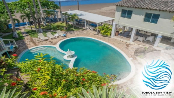 [Image: ¡Aplica para Vacaciones Agostinas!¡Paga $75 en Lugar de $125 por Estadía de 1 Noche para 3 Personas + 3 Desayunos en Playa Torola!m]
