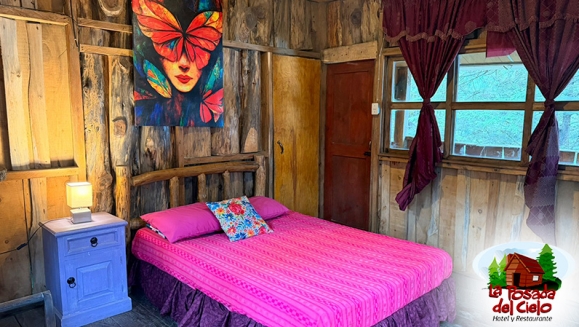 [Image: ¡Escapada con Clima Fresco! ¡Paga $37 en Lugar de $77 por Estadía de 1 Noche para 4 Personas en Habitación Doble + 2 Desayunos Típicos en Hotel y Restaurante La Posada del Cielo en Miramundo, Chalatenango!m]