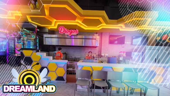 [Image: ¡Dreamland Llega al Centro Histórico! ¡Paga $19 en Lugar de $41.98 por 2 Hot Dogs + 2 Papas + 2 Sodas + $30 de Saldo para Jugar!m]