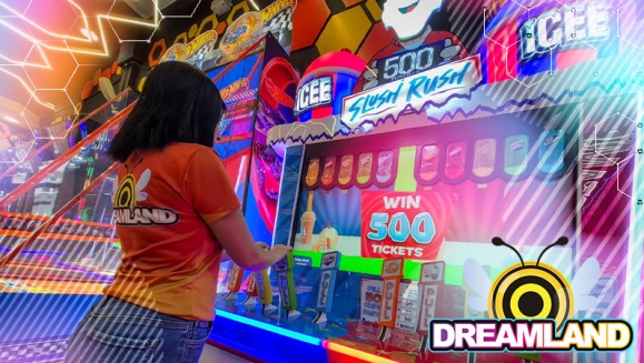 [Image: ¡Dreamland Llega al Centro Histórico! ¡Paga $19 en Lugar de $41.98 por 2 Hot Dogs + 2 Papas + 2 Sodas + $30 de Saldo para Jugar!m]